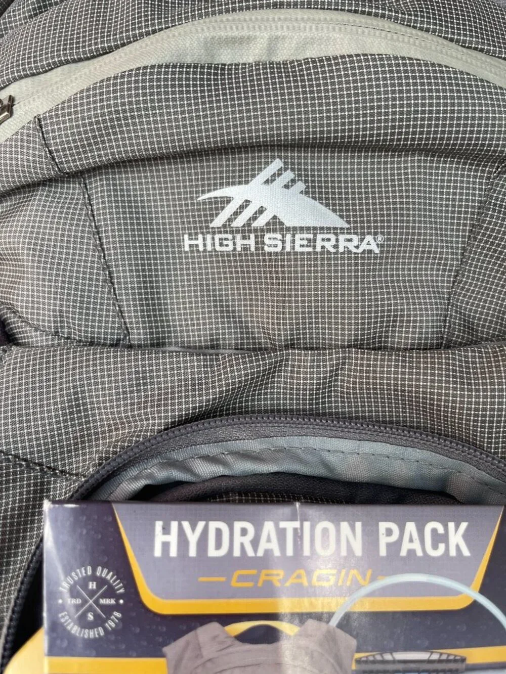 NWT High Sierra 2L Hydration Cycling Hiking Backpack
